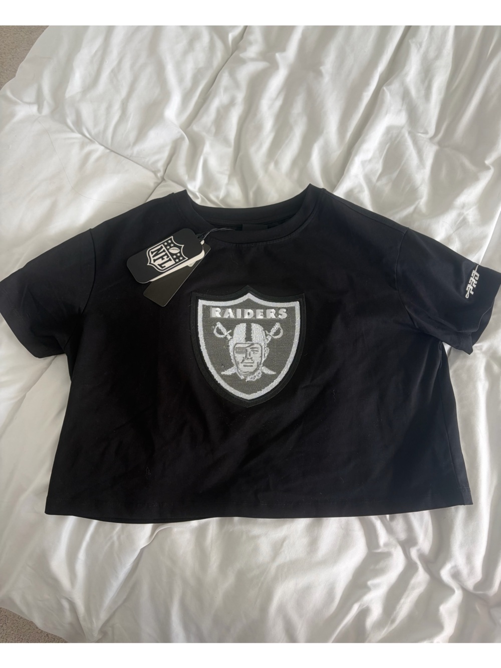 NFL Raiders Black Cropped Logo Tee Sequin Details